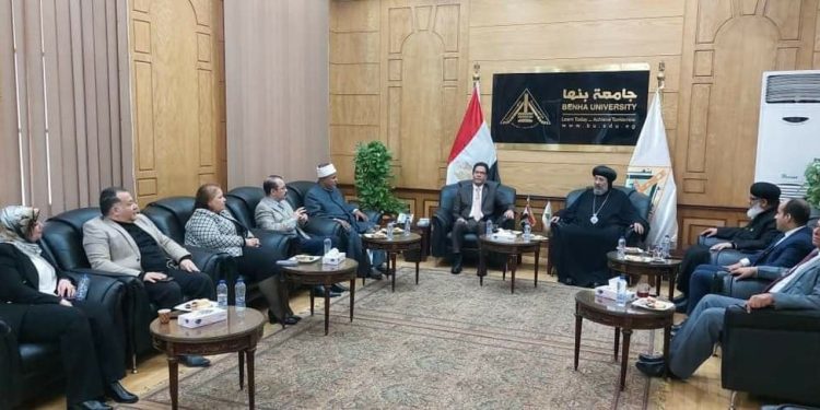 لتعزيز سبل التعاون: رئيس جامعة بنها يستقبل وفد بيت العائلة المصرية
