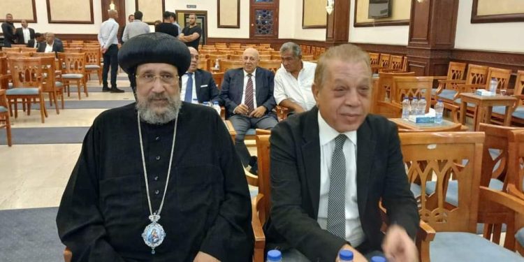 نيافة أنبا إرميا يشارك في عزاء الدكتور نبيل العربي