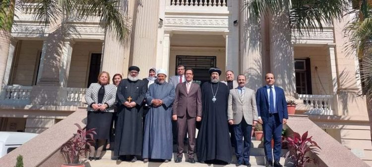 لتعزيز سبل التعاون: رئيس جامعة بنها يستقبل وفد بيت العائلة المصرية