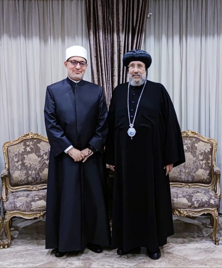 الأنبا إرميا يستقبل مفتي الجمهورية في المركز الثقافي القبطي الأرثوذكسي