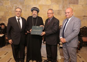 بحضور نيافة أنبا إرميا وبمناسبة اليوم العالمي للقانون إطلاق كتاب “القانون وبناء الوعي” للمستشار خالد القاضي