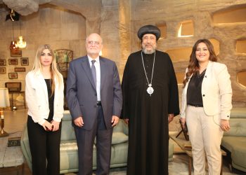 نيافة الأنبا إرميا يستقبل الأمين العام لمجلس كنائس الشرق الأوسط