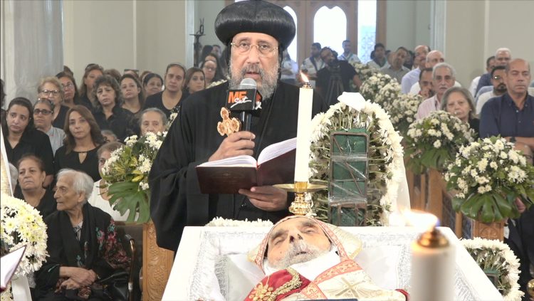 (العربية) صلوات تجنيز شيخ كهنة قطاع حدائق القبة بحضور نيافة أنبا إرميا ولفيف من الآباء الأساقفة والكهنة