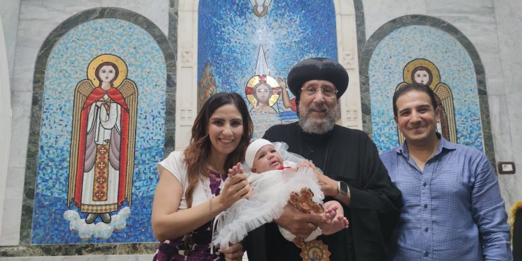 (العربية) عماد الطفلة «إفيلين إميل لمعي» بيد نيافة أنبا إرميا