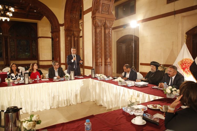 أولى سلسلة ندوات “كاتب وكتاب” بعنوان «أبطال النصر … شهادات وتكريم»
