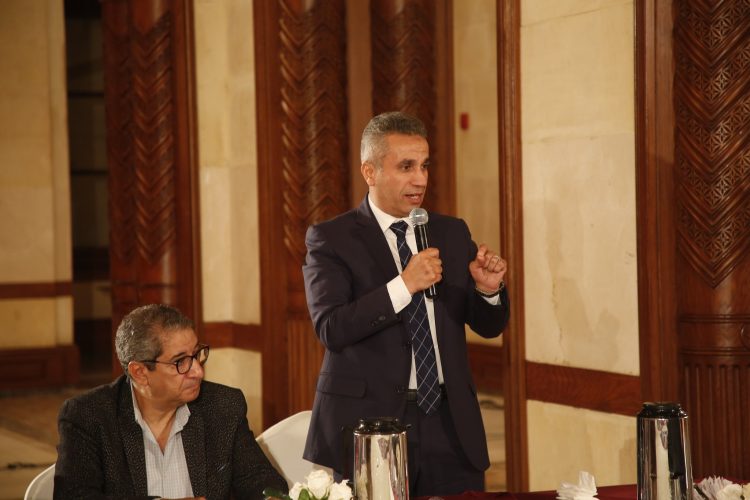 (العربية) أولى سلسلة ندوات “كاتب وكتاب” بعنوان «أبطال النصر … شهادات وتكريم»