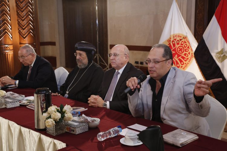 (العربية) صالون المركز يناقش..  “المنظومة الصحية في مصر: الواقع والمأمول”