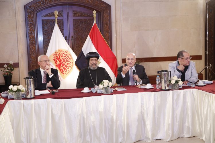 (العربية) صالون المركز يناقش..  “المنظومة الصحية في مصر: الواقع والمأمول”