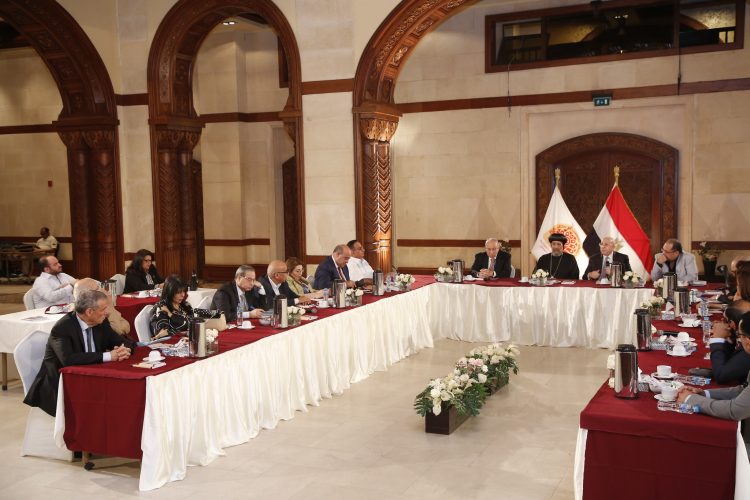 (العربية) صالون المركز يناقش..  “المنظومة الصحية في مصر: الواقع والمأمول”
