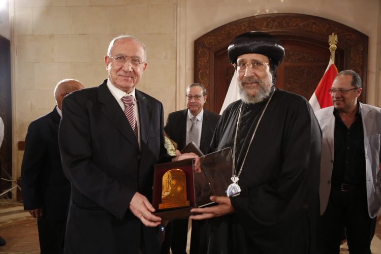 (العربية) صالون المركز يناقش..  “المنظومة الصحية في مصر: الواقع والمأمول”