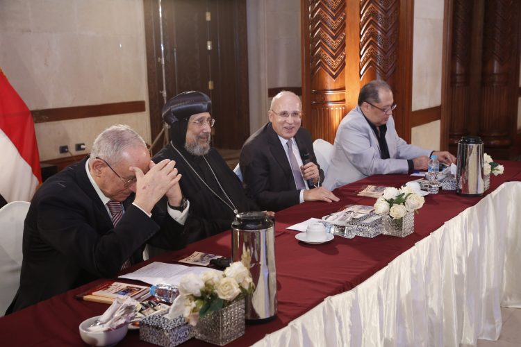 (العربية) صالون المركز يناقش..  “المنظومة الصحية في مصر: الواقع والمأمول”