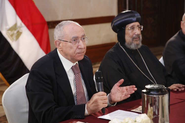 (العربية) صالون المركز يناقش..  “المنظومة الصحية في مصر: الواقع والمأمول”