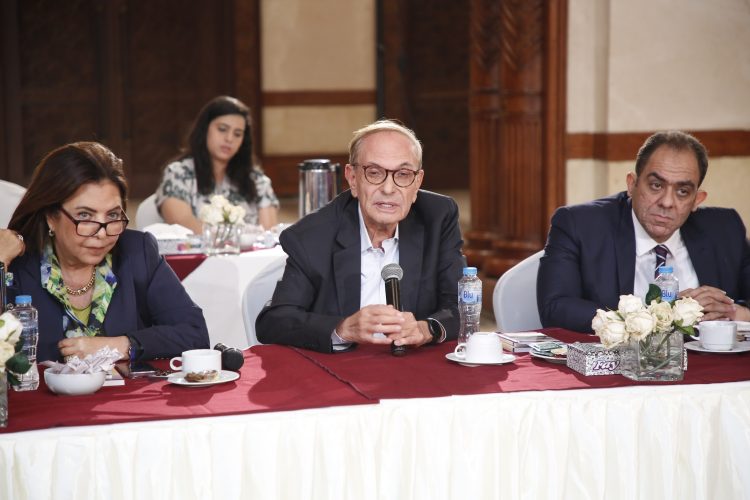 (العربية) صالون المركز يناقش..  “المنظومة الصحية في مصر: الواقع والمأمول”