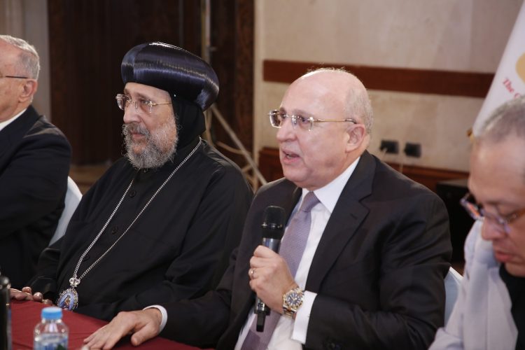 (العربية) صالون المركز يناقش..  “المنظومة الصحية في مصر: الواقع والمأمول”