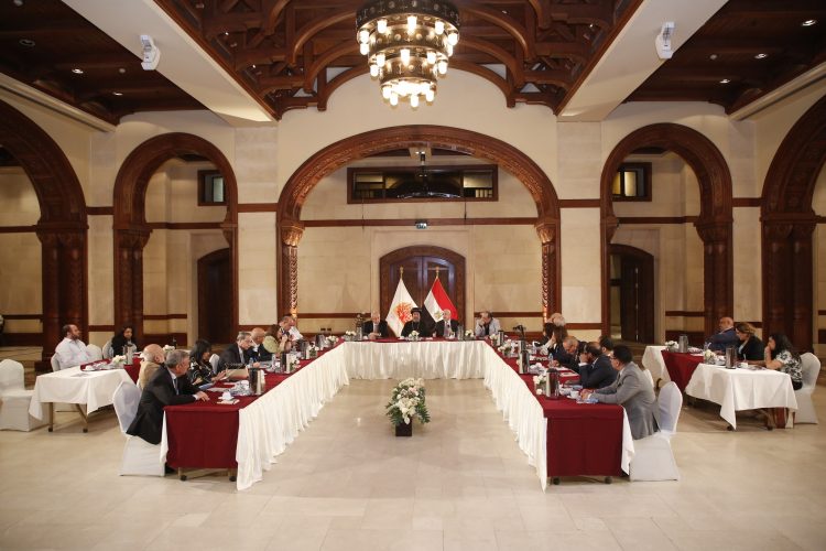 (العربية) صالون المركز يناقش..  “المنظومة الصحية في مصر: الواقع والمأمول”