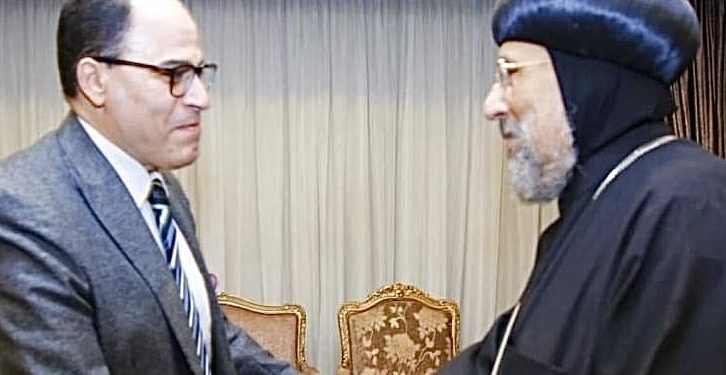 شريف عارف يشيد بدور الأنبا إرميا التنويري في صالون المركز الثقافي القبطي الأرثوذكسي