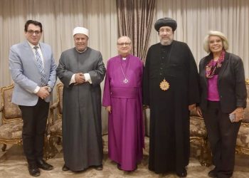 نيافة أنبا إرميا يستقبل أ. د. محمد أبو زيد الأمير والمطران منير حنا
