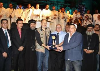 بحضور الأنبا إرميا “رسالة سلام” من جامعة عين شمس إلى العالم ..