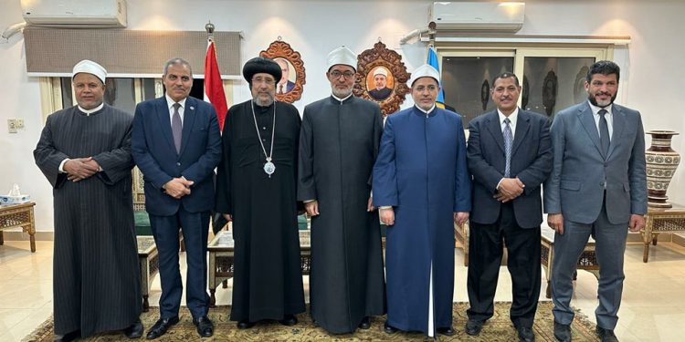 نيافة أنبا إرميا يشهد حفل الأفطار الرمضاني بجامعة الأزهر