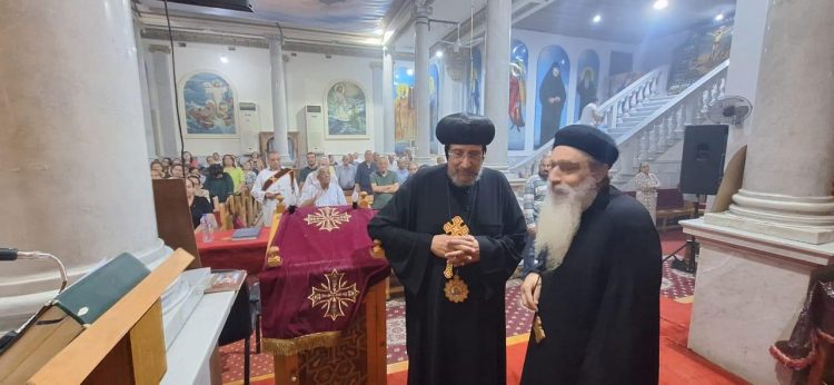 نيافة أنبا إرميا يلقى عظة روحية في كنيسة السيدة العذراء والقديس أنبا باخوميوس بالإسكندرية