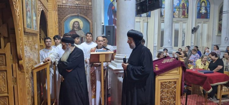 نيافة أنبا إرميا يلقى عظة روحية في كنيسة السيدة العذراء والقديس أنبا باخوميوس بالإسكندرية