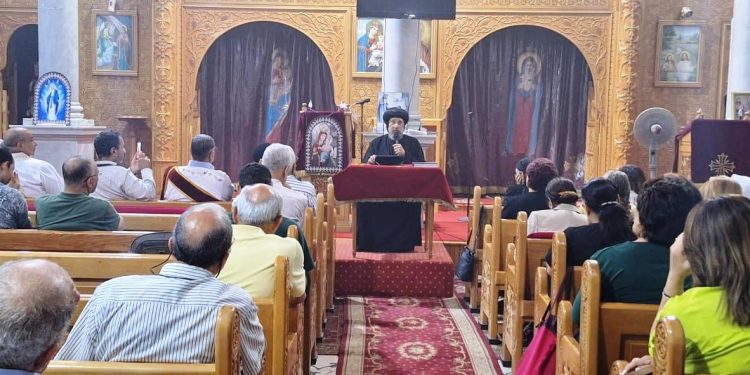نيافة أنبا إرميا يلقى عظة روحية في كنيسة السيدة العذراء والقديس أنبا باخوميوس بالإسكندرية