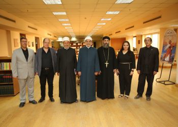 رئيس جامعة الأزهر ونائبه يزوران مكتبة مارمرقس العامة والمتحف البطريركي