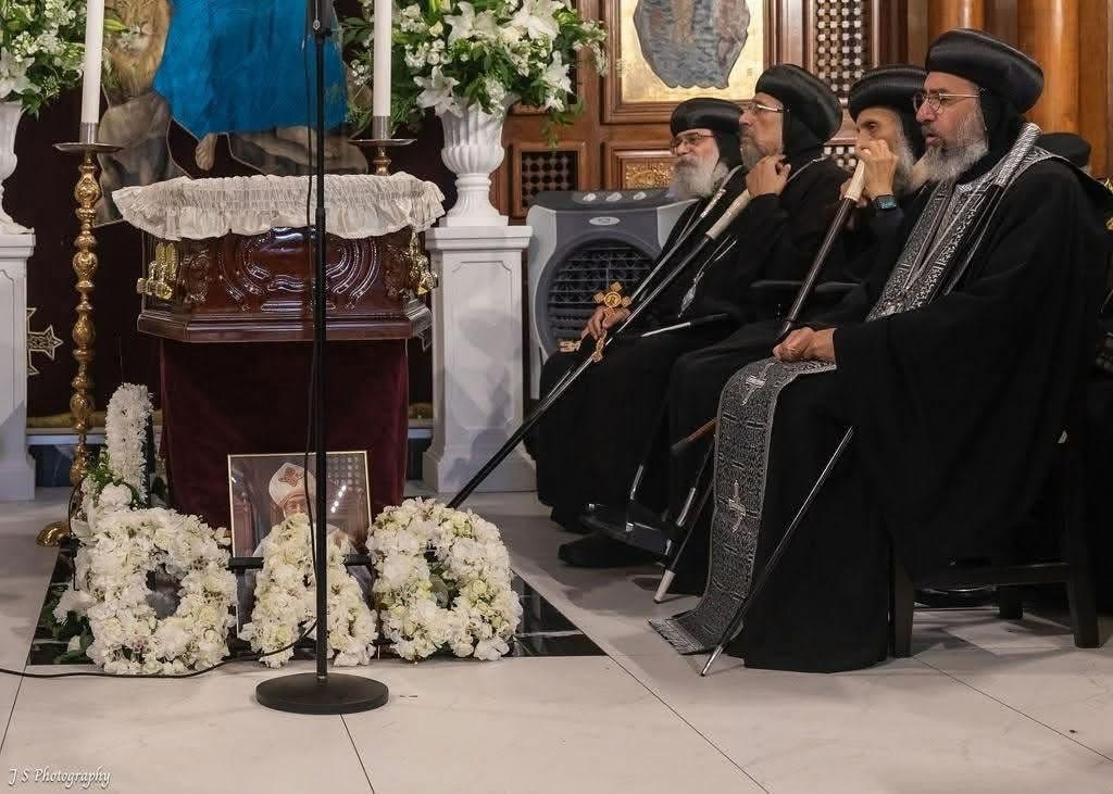 صلاة جناز القمص أنطونيوس ثابت شنوده، كاهن كنيسة مار مرقس بكينزينغتون ووكيل إيبارشية لندن، من كنيسة القديس مار مرقس الرسول بلندن