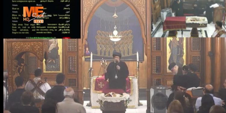 صلاة العشية ونظرة الوداع على جثمان القمص أنطونيوس ثابت، كاهن كنيسة مار مرقس بكينزينغتون ووكيل إيبارشية لندن