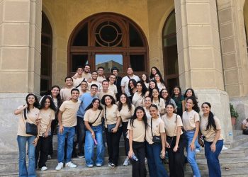 فريق ألحان الجامعة (المستوى الثاني)، باجتماع البابا شنوده الثالث للشباب الجامعي، بكنيسة الملاك سوريال والشهيد مارمينا بالعمرانية، يزور المركز الثقافي القبطي الأرثوذكسي