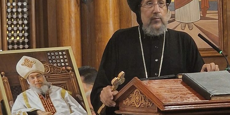 القداس الإلهي لذكرى الأربعين للقمص أنطونيوس ثابت شنوده، كاهن كنيسة مار مرقس بكينزينغتون ووكيل إيبارشية لندن، من كنيسة القديس مار مرقس الرسول في لندن.