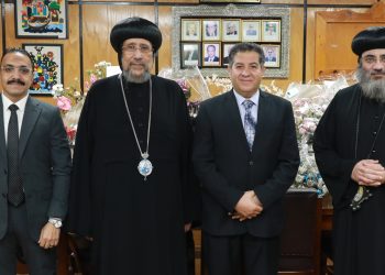 نيافة الأنبا إرميا يهنئ الأمين العام لبيت العائلة المصرية أ. د. مصطفى عبد الغني لتكليفه نائبًا لرئيس جامعة الأزهر لفرع البنات وشئون الوافدين