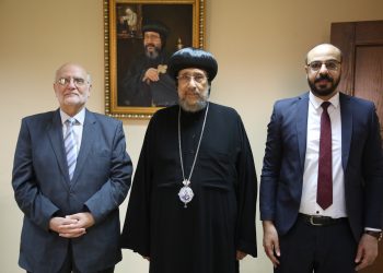 نيافة الأنبا إرميا يستقبل الأمين العام لمجلس كنائس الشرق الأوسط