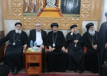الانبا ارميا يحضر عزاء مثلث الرحمات الأنبا أنطونيوس مرقس مطران جنوب أفريقيا