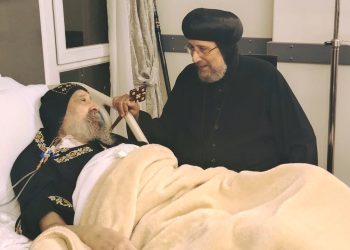 للاطمئنان على صحتهما… نيافة الأنبا إرميا يزور صاحبي النيافة الأنبا ويصا والأنبا أرساني