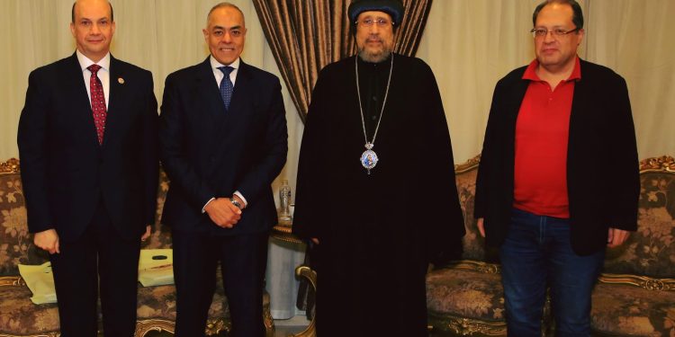 نيافة الأنبا إرميا يستقبل مدير الجهاز التنفيذي للهيئة الوطنية للانتخابات