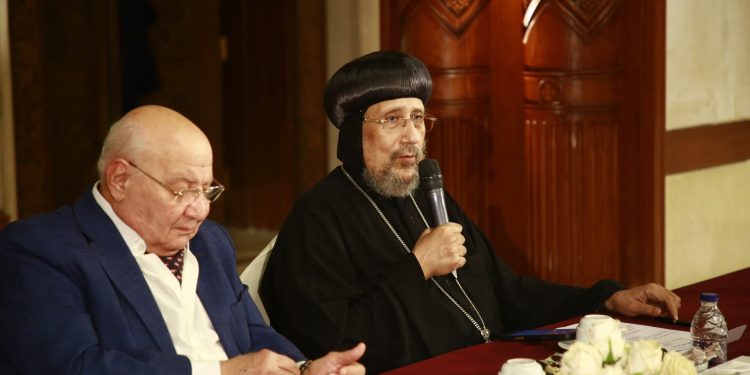 الأنبا إرميا في صالون المركز الثقافي القبطي: مصر حاضرة بقوة في "دافوس" ونوجه التحية لرجال الشرطة في عيدهم