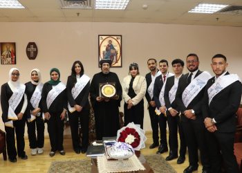 تكريم نيافة الأنبا إرميا وتسليمه درع “طلاب من أجل مصر” بجامعة عين شمس