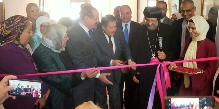 في مشهد يجسد الوحدة الوطنية…نائب رئيس جامعة الأزهر يفتتح المعرض الفني لكلية التربية للبنات بحضور رئيسَي الأعلى للثقافة والمركز الثقافي القبطي الأرثوذكسي
