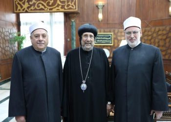 نيافة الأنبا إرميا يهنئ الشيخ أيمن عبد الغني وكيل الأزهر الجديد