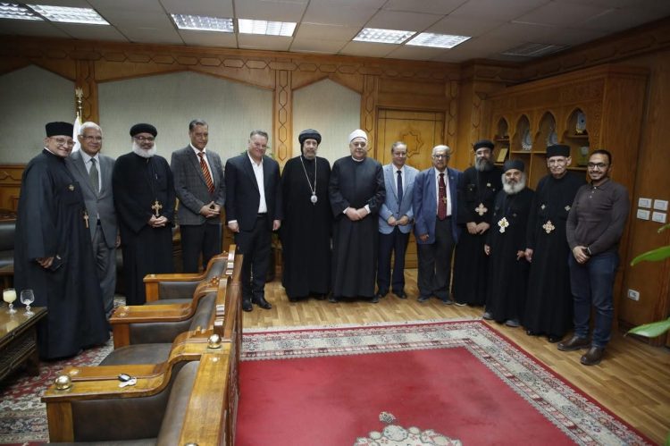 نيافة الأنبا إرميا يهنئ الشيخ أيمن عبد الغني وكيل الأزهر الجديد