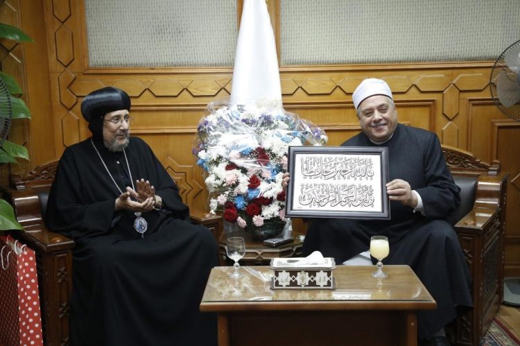نيافة الأنبا إرميا يهنئ الشيخ أيمن عبد الغني وكيل الأزهر الجديد