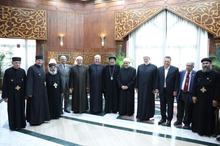 نيافة الأنبا إرميا يهنئ الشيخ أيمن عبد الغني وكيل الأزهر الجديد