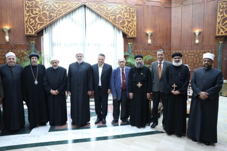 نيافة الأنبا إرميا يهنئ الشيخ أيمن عبد الغني وكيل الأزهر الجديد